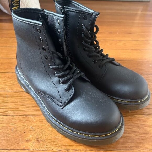 Dr. Martens 1460 Original Black Leather Lace Up Boots | Size 4 Boy & 5 Girl - Picture 3 of 5